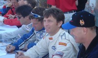 Ron, Chris, Justin and Randy sign autographs for the large crowd of fans